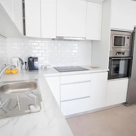 Apartment New Fantastic Location 2 Bed, 2 Bath 150m From The Beach, Central Estepona