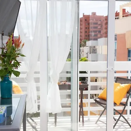 New Fantastic Location 2 Bed, 2 Bath 150m From The Beach, Central Apartment Estepona